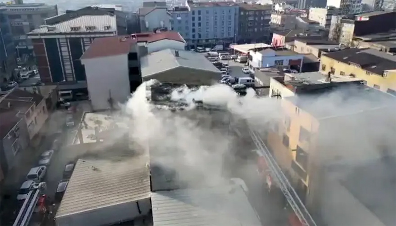Yangında can pazarı! Kaçmak isterken 5. kattan düştü Yangında can pazarı! Kaçmak isterken 5. kattan düştü