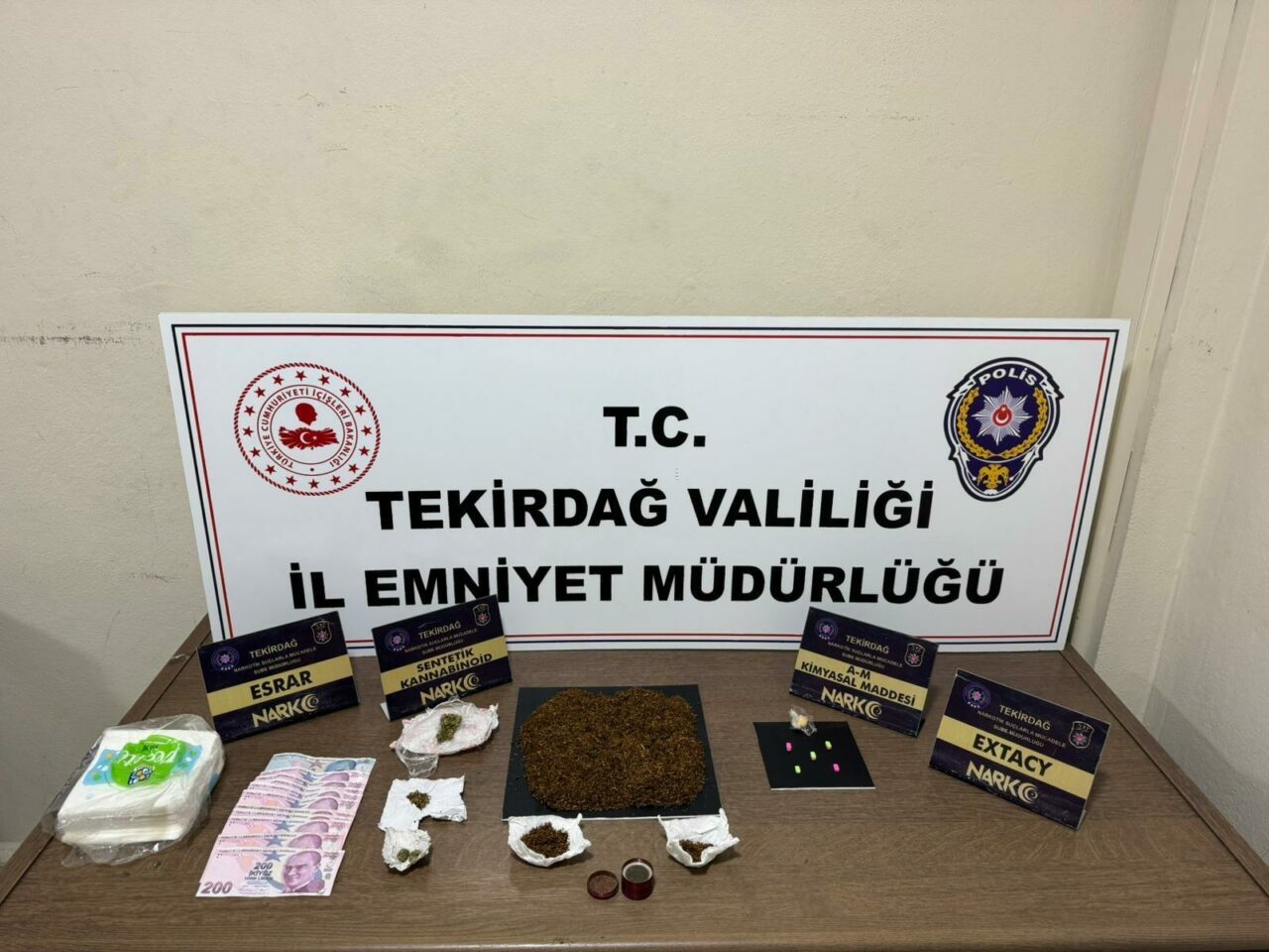 Tekirdağ’da uyuşturucu operasyonları: 16 şüpheli tutuklandı Tekirdağ’da uyuşturucu operasyonları: 16 şüpheli tutuklandı