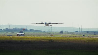 Savunma sanayiinde bir başarı daha: Bayraktar AKINCI’dan tam isabet