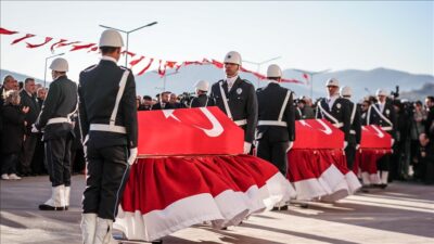 Türkiye şehitlerini uğurladı