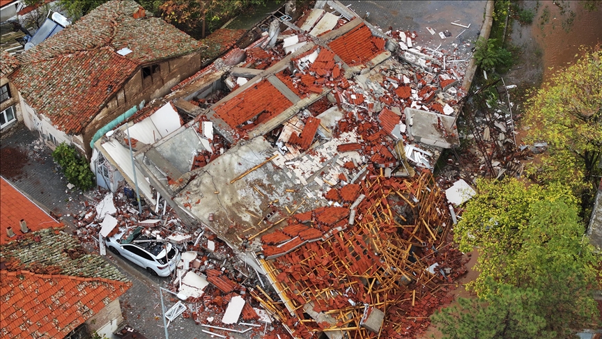 Bursa’nın yanı başındaki iki ilçedeki depremler için Santorini benzetmesi