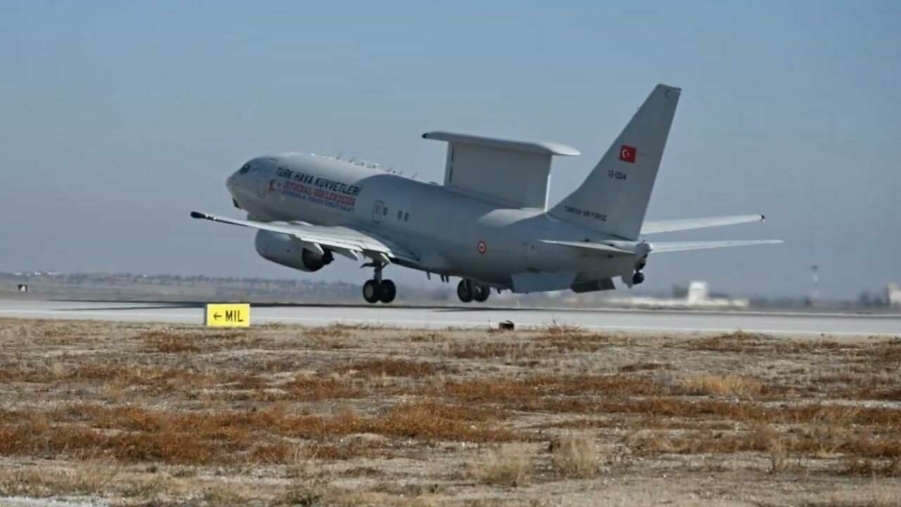 Türk Hava Kuvvetleri’nden Karadeniz’de eğitim uçuşu