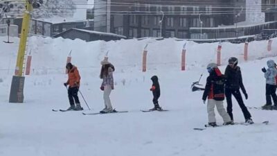 Görüntüler Uludağ’dan… Yılbaşına saatler kala pistler doldu