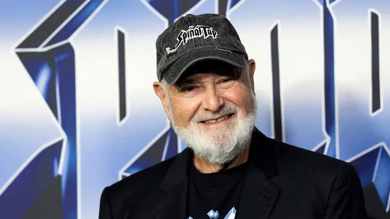 Ünlü yönetmen ve eşi evinde ölü bulundu Ünlü yönetmen ve eşi evinde ölü bulundu