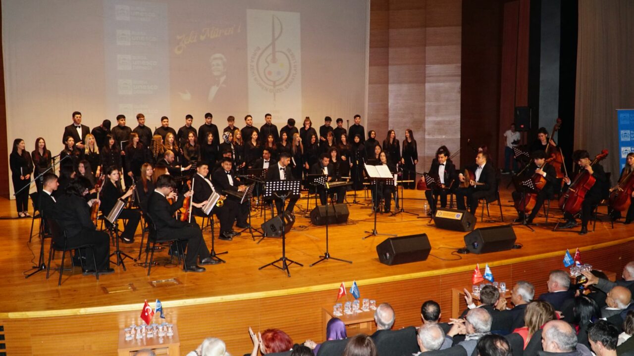 Zeki Müren’in 94. doğum gününde Bursa’da unutulmaz gece