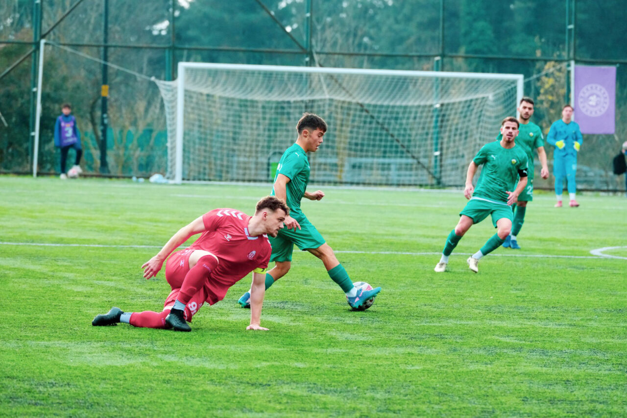 Bursaspor’un pilot takımı hakem kurbanı