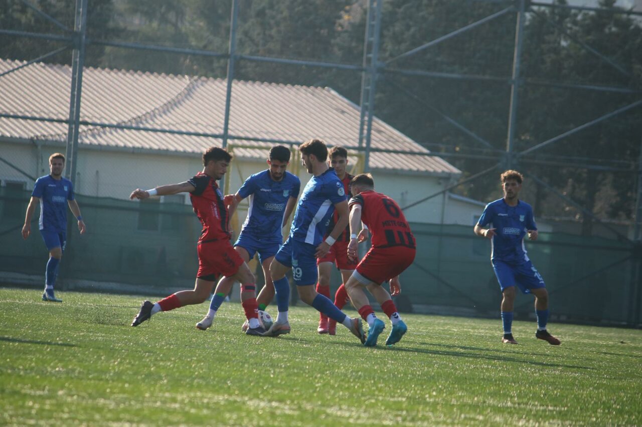 3.Lig’deki Bursa ekibi tek attı liderliği kaptı! 3.Lig’deki Bursa ekibi tek attı liderliği kaptı!