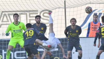 2.Lig’deki Bursa ekibi evinde vurgun yedi!