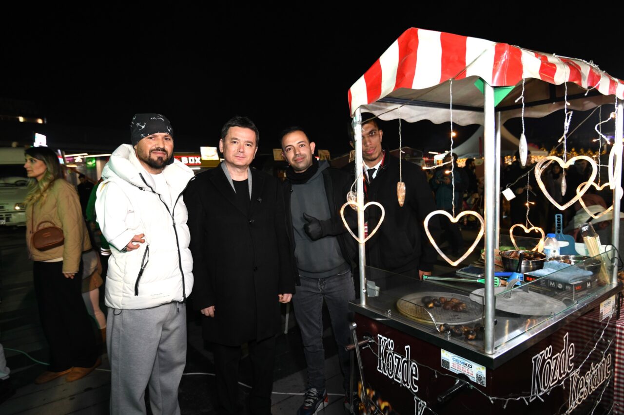 Başkan Aydın Yeni Yıl Festivali’nde vatandaşla buluştu