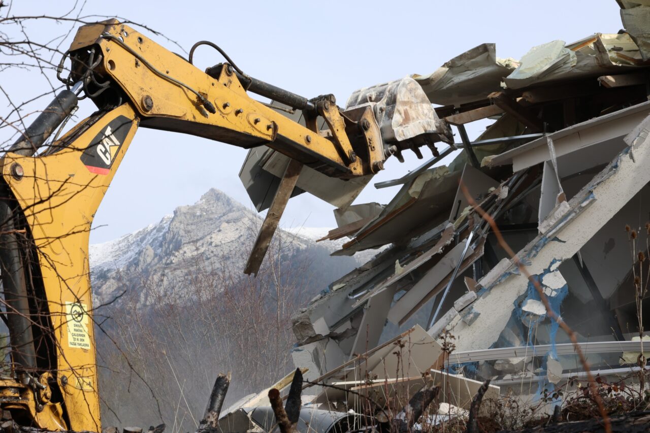 Bursa’da kaçak yapılara anında müdahale!