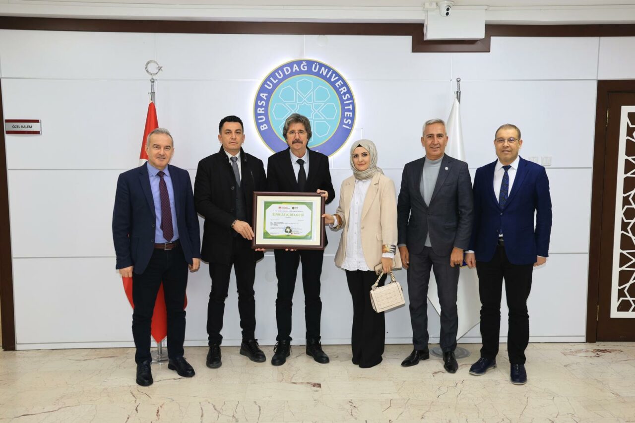 Bursa Uludağ Üniversitesi’ne sıfır atık belgesi