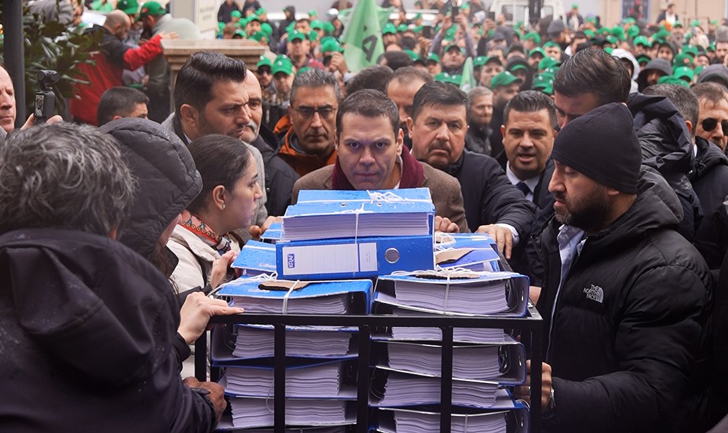 Martı TAG’dan Bursa Ukome’ye 56 bin dilekçe