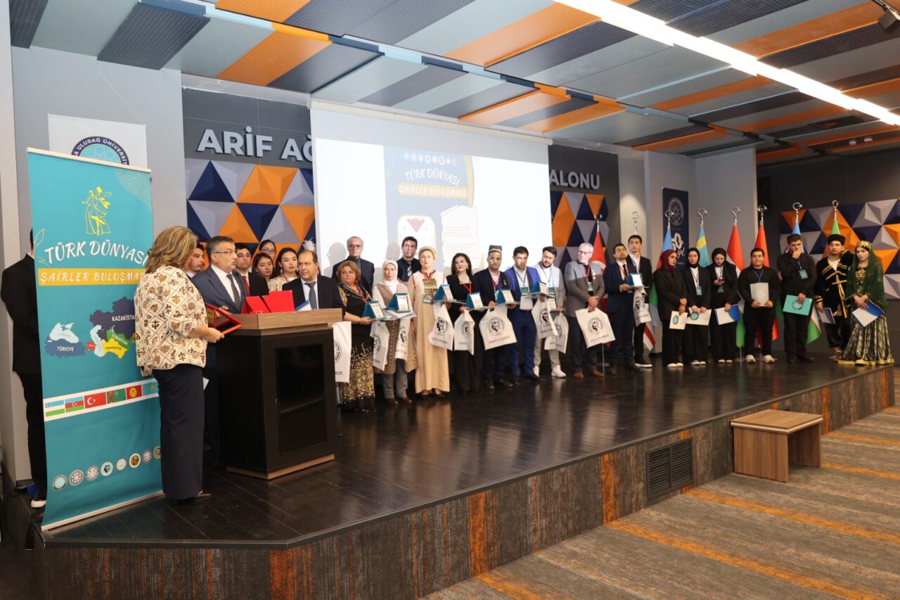 Türk dünyası şairleri Bursa Uludağ Üniversitesi’nde buluştu