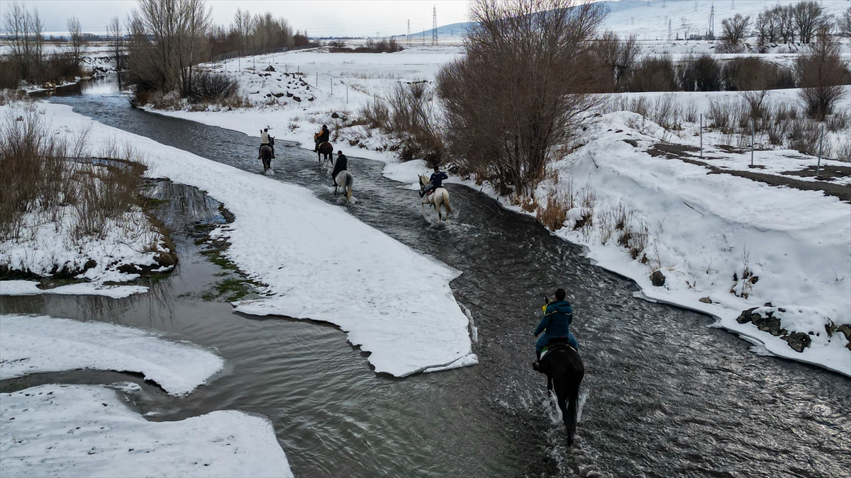 Hem stres atıyor hem de doğayla iç içe vakit geçiriyor!