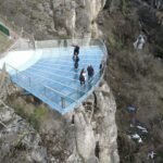 Cam seyir terasına ziyaretçi akını!