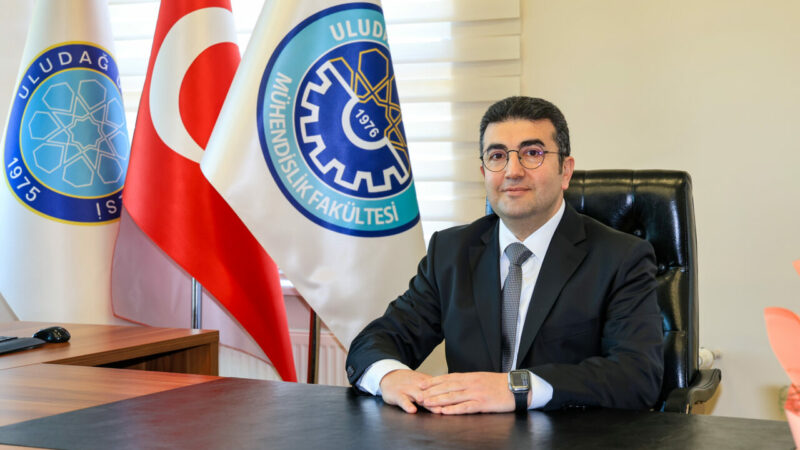 Dünyanın en iyileri arasında gösterilen Bursalı profesör, öğrenci olarak girdiği fakülteye Dekan oldu Olay Gazetesi Yazarı Ahmet Emin Yılmaz, Bursa Uludağ Üniversitesi Mühendislik