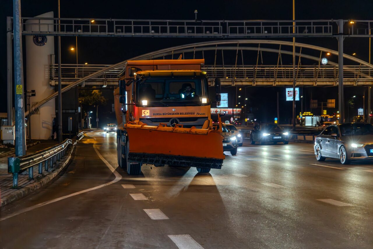 Bursa’da yollar Büyükşehir ile güvende Bursa’da yollar Büyükşehir ile güvende