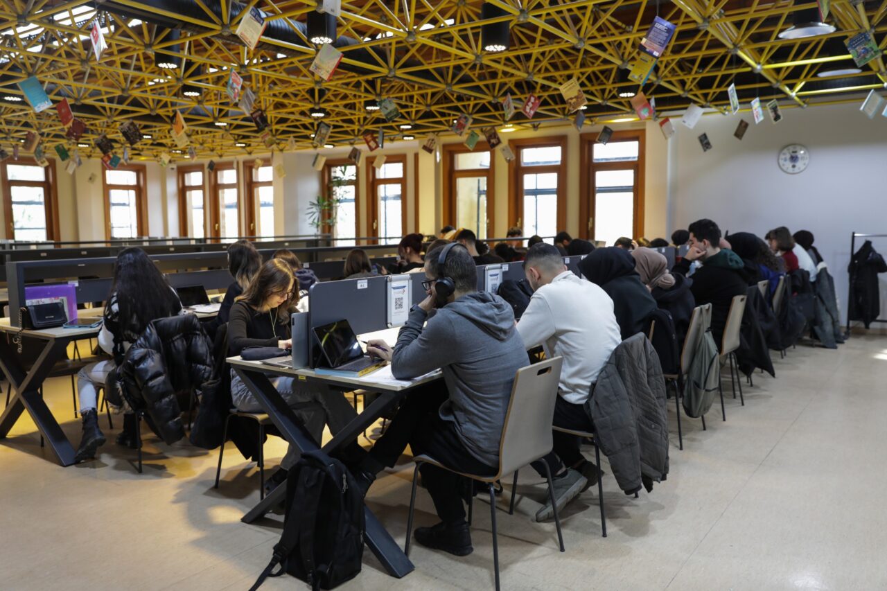 Bursa’da kütüphanelere büyük ilgi Bursa’da kütüphanelere büyük ilgi