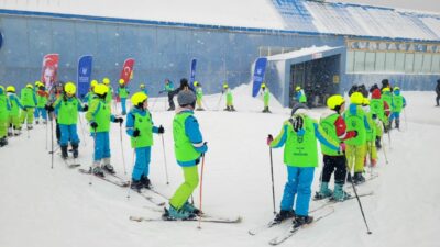 Bursa’da çocukların kayak heyecanı! Uludağ’la ilk kez tanıştılar…