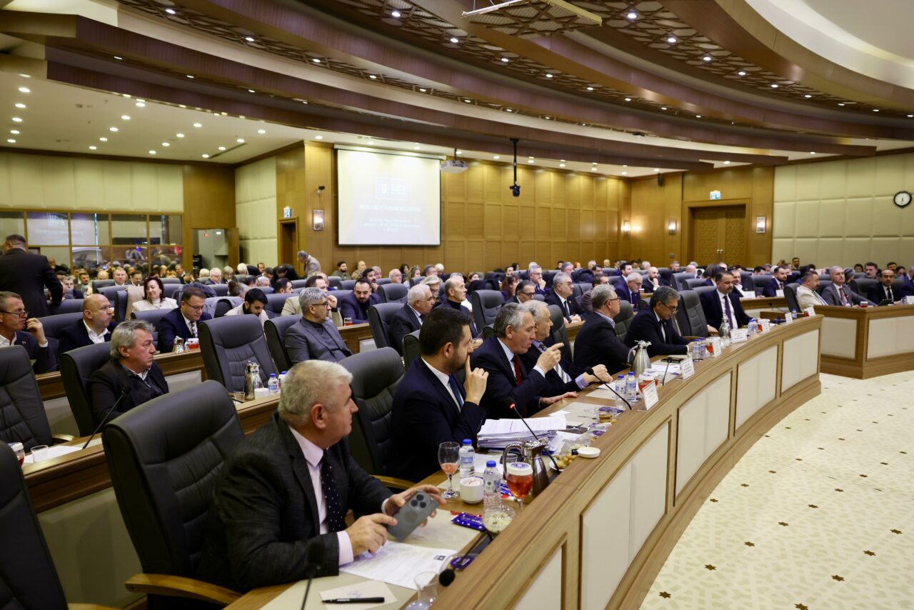 Bursa Büyükşehir Meclisi’ndeki tansiyon düşer mi?