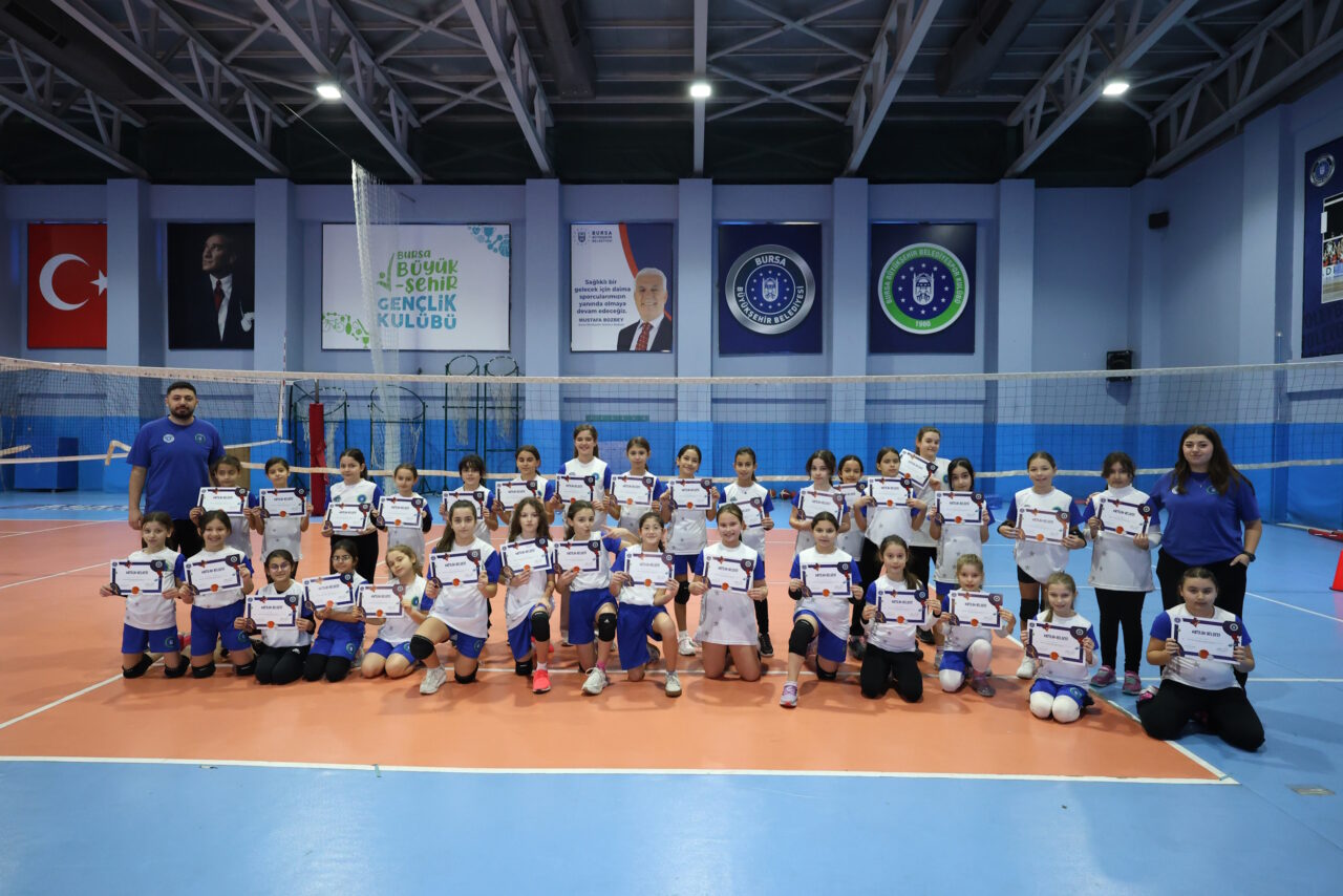 Bursa Büyükşehir Kış Okullarında sertifika heyecanı