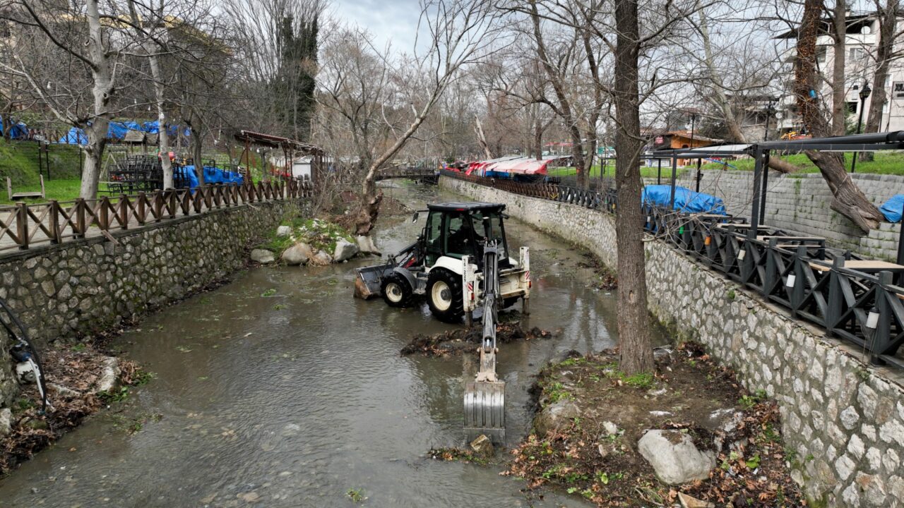 Misi’de dere ve çevre temizliği