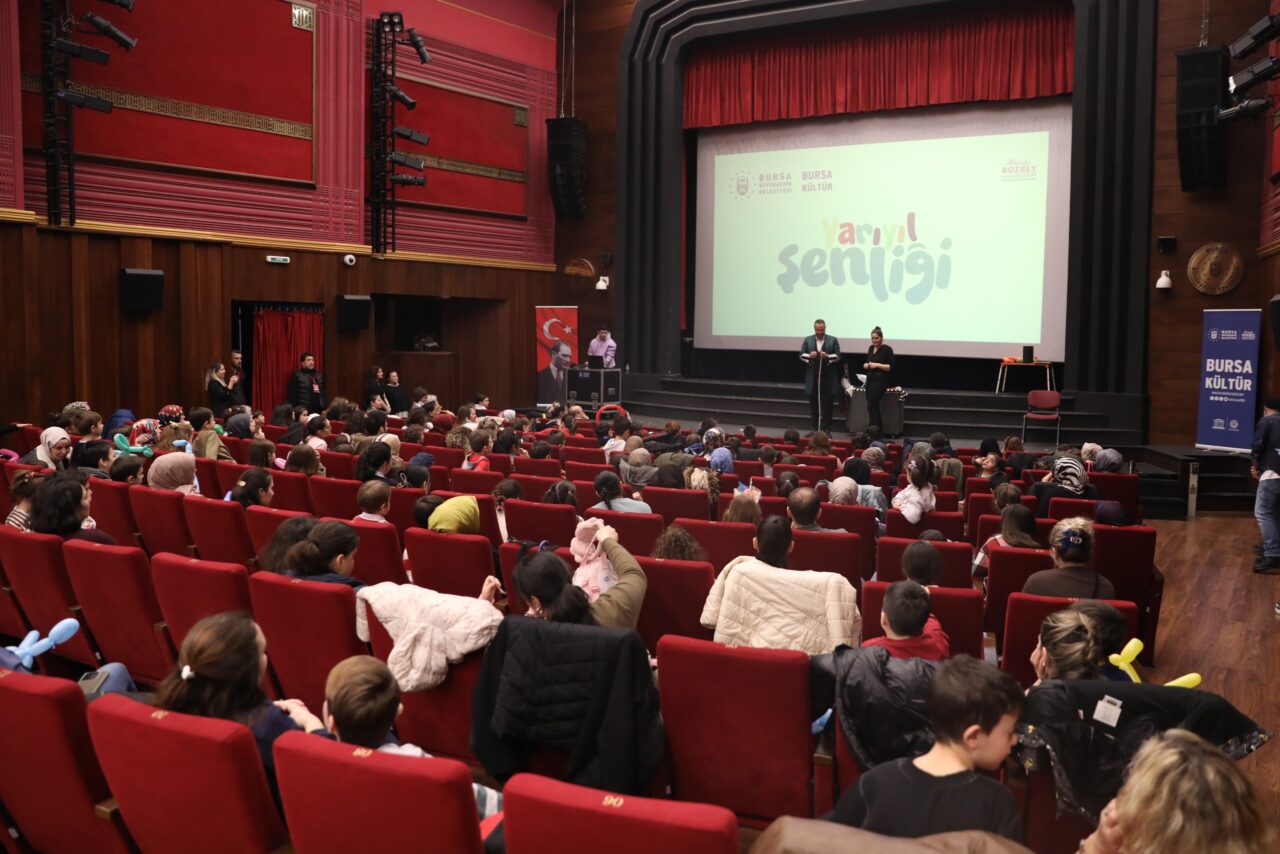 Bursa’da ‘Yarıyıl Şenliği’ne renkli final