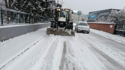 Bursa’da kar yağışına karşı kesintisiz mesai