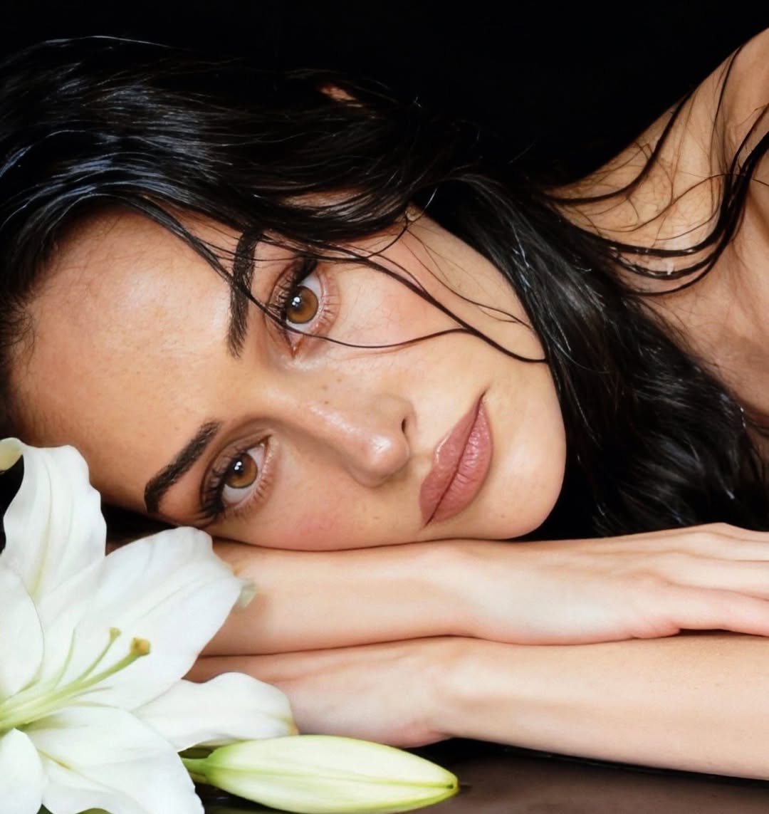 Ünlü oyuncudan romantik kareler!