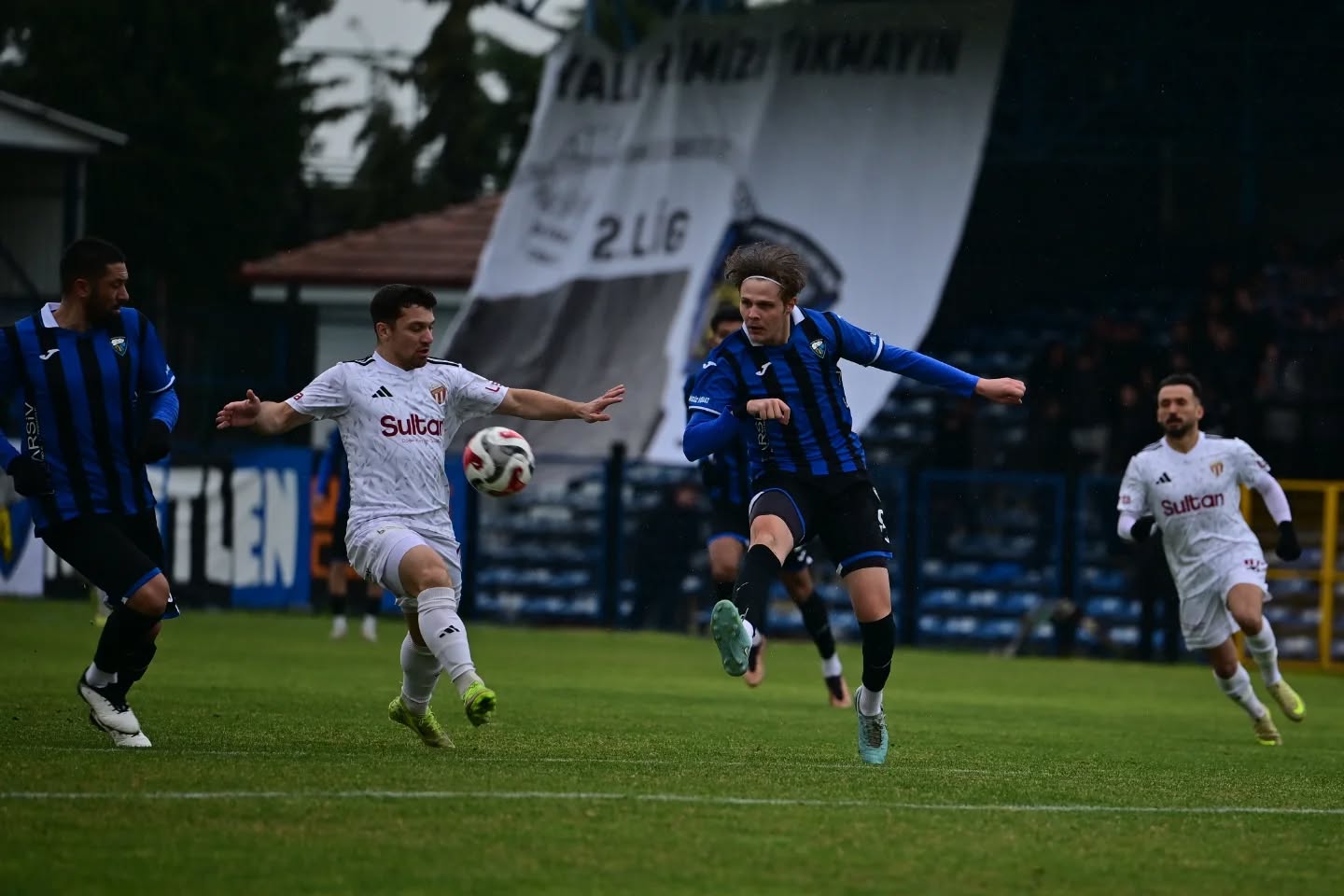 Bursa derbisinde gülen İnegölspor