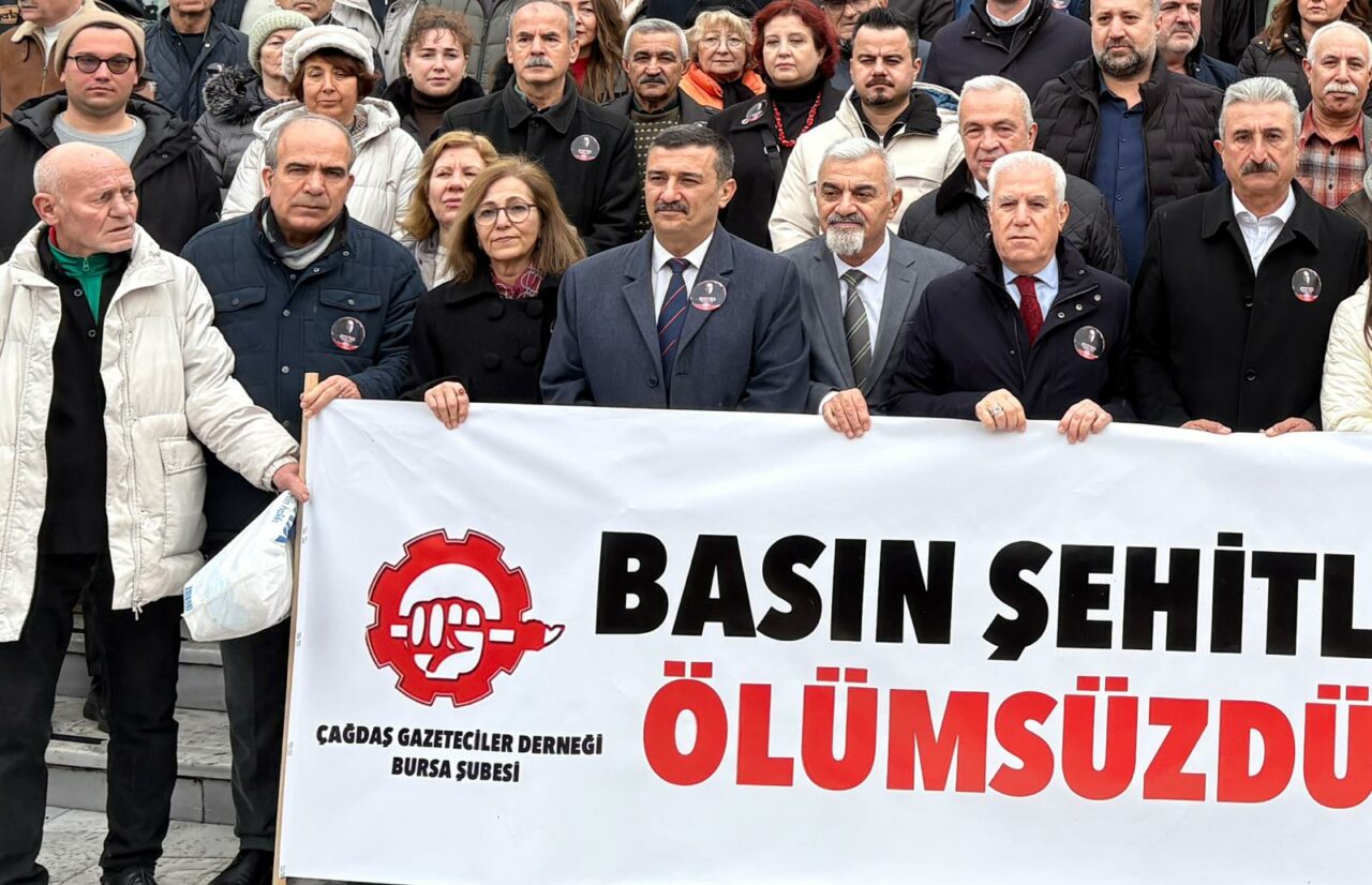 Bursa’da Uğur Mumcu için anma yürüyüşü