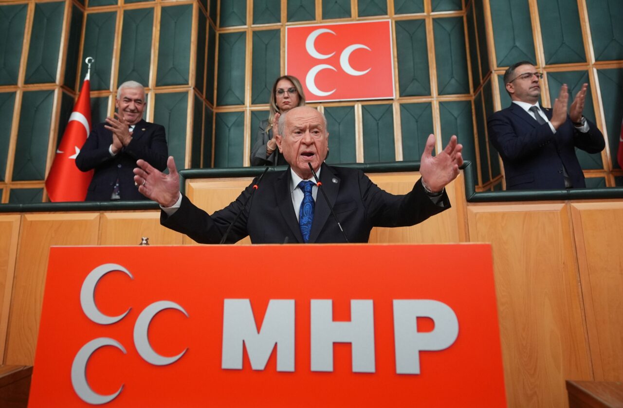 Devlet Bahçeli’den SDG’ye ‘İmralı’ya uy’ çağrısı Devlet Bahçeli’den SDG’ye ‘İmralı’ya uy’ çağrısı