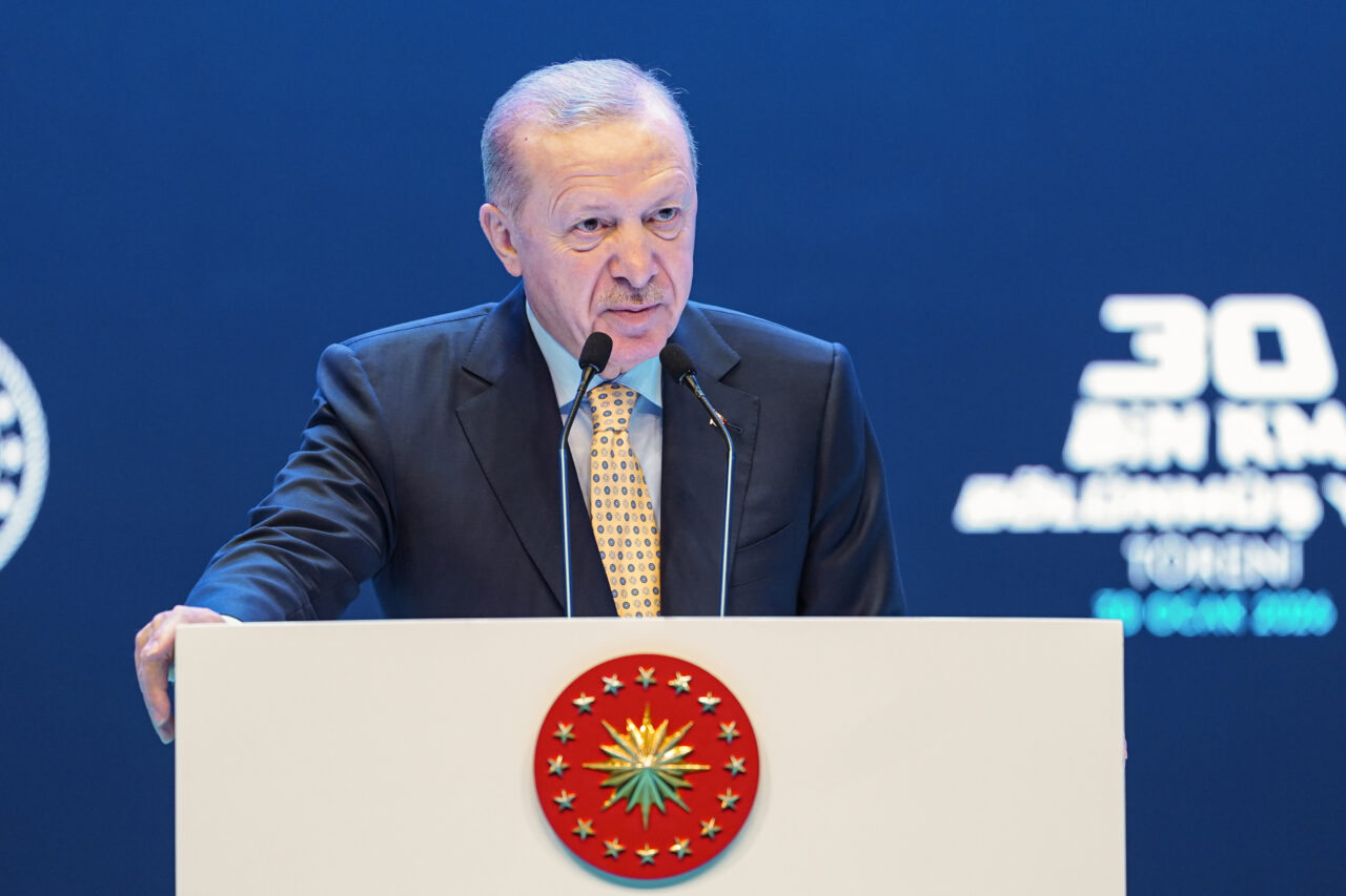 Cumhurbaşkanı Erdoğan’dan CHP’ye tepki: ‘Rüşvet almadıysanız bu telaş hali neden?’