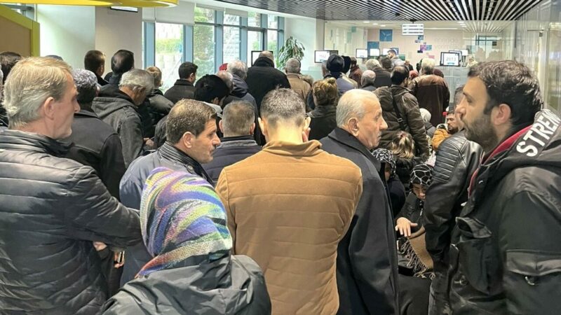 Bursa’nın yeni gaz dağıtım şirketinde değişim sıkıntısı Olay Gazetesi Yazarı İhsan Aydın, Bursa'nın yeni gaz dağıtım şirketi
