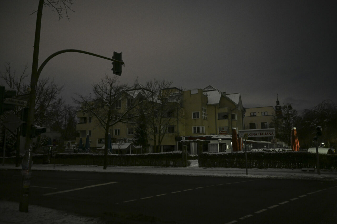 Almanya’da sabotaj şoku! Başkent karanlığa gömüldü