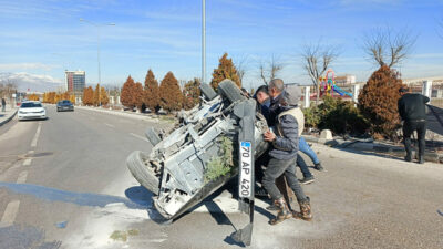 Annesini aramak isterken kaza yaptı