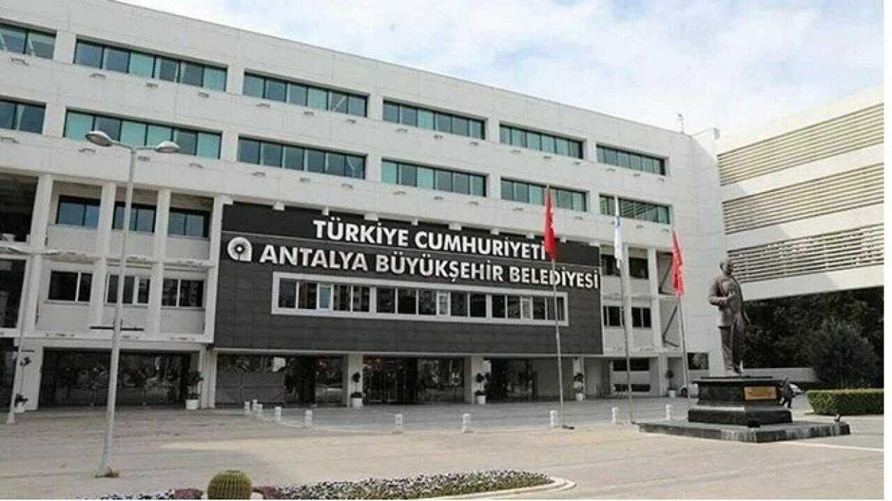 Antalya Büyükşehir Belediyesi’ne operasyon: 15 gözaltı
