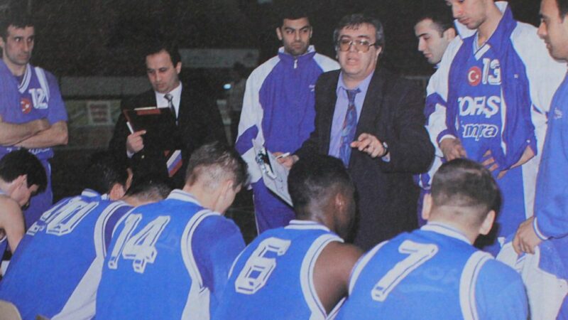 Bursa basketbolunun acı kaybı TOFAŞ Basketbol takımının efsane antrenörü, 1997 Avrupa Koraç Kupası’nda Bursa