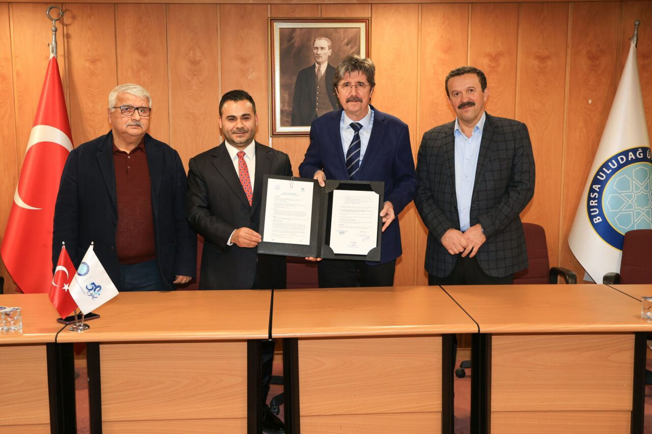 Bursa’da geleceğin mühendislerine burs desteği Bursa’da geleceğin mühendislerine burs desteği