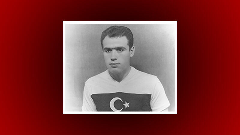 Eski milli futbolcu Ayfer Elmastaşoğlu, hayatını kaybetti.