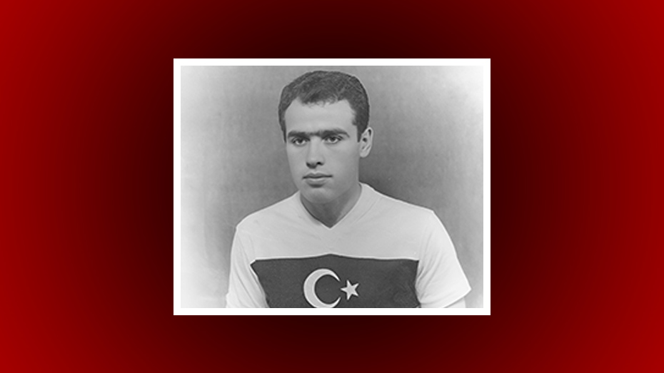 Eski milli futbolcu hayatını kaybetti