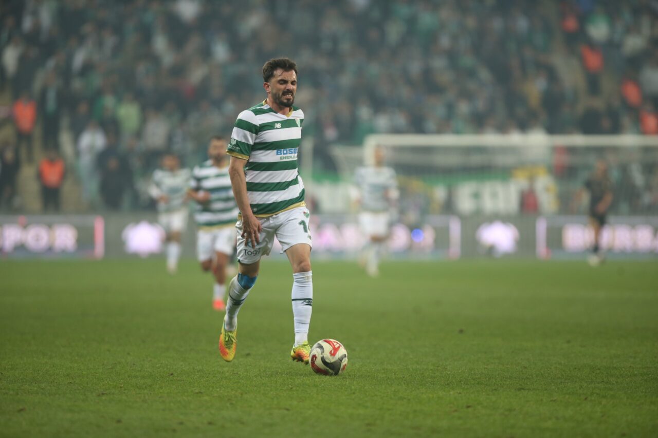 Bursaspor’a tecrübeli futbolcudan kötü haber