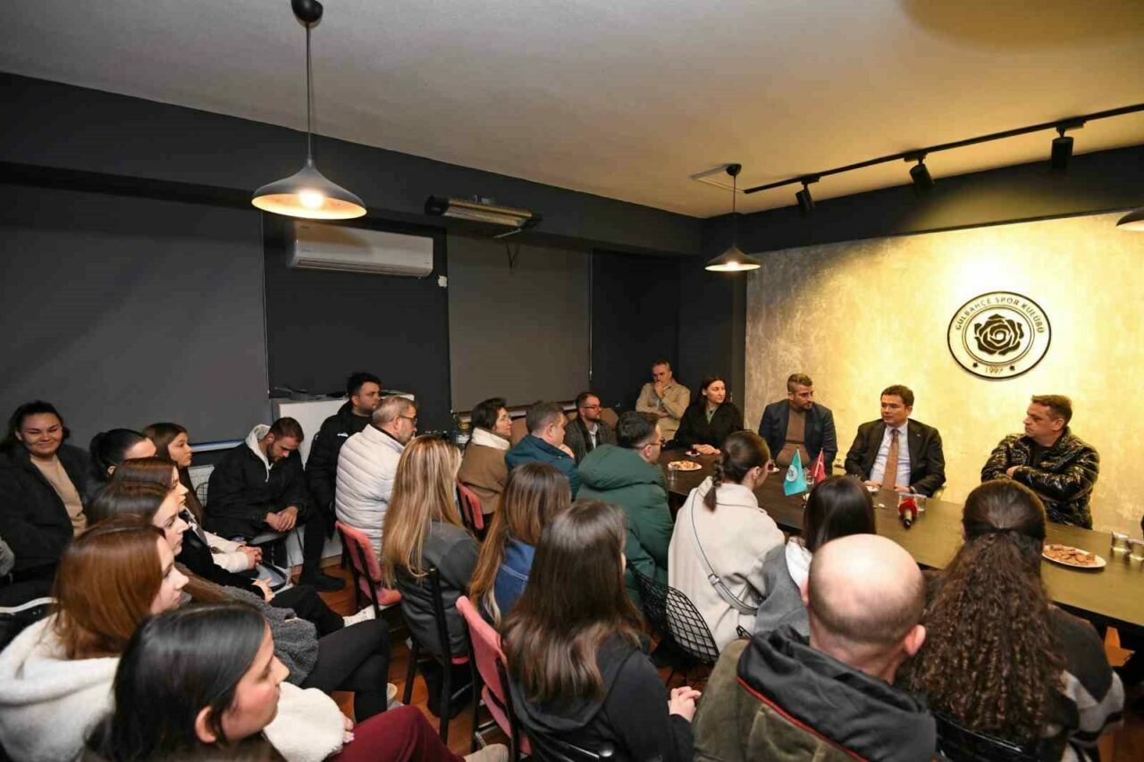 Başkan Aydın’dan gençlere destek Başkan Aydın’dan gençlere destek