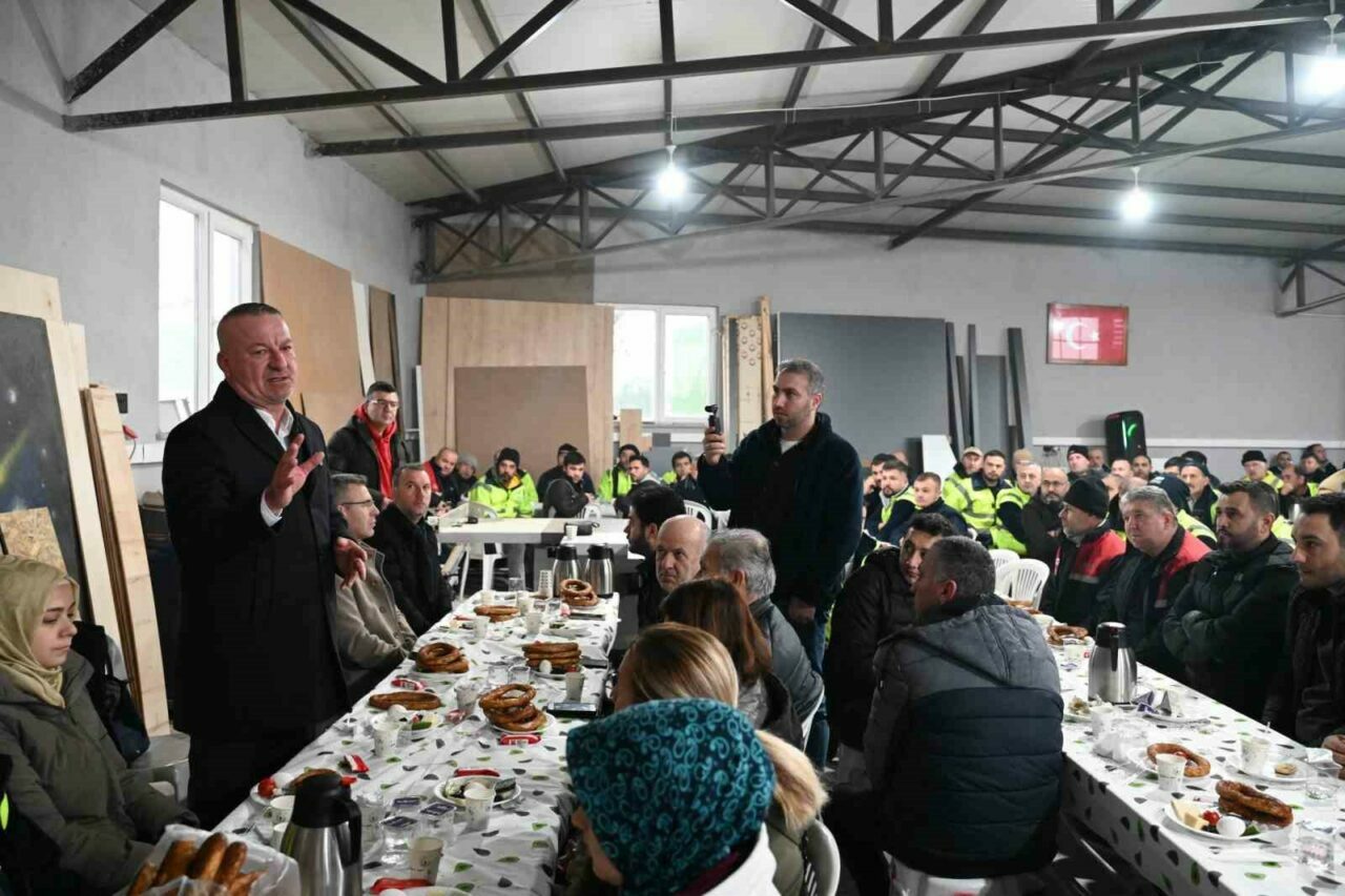 Başkan Karabatı, emekçileri kahvaltıda ağırladı