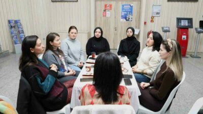 Bursa Osmangazi’de kitapseverlerden kolektif okuma etkinliği Bursa Osmangazi’de kitapseverlerden kolektif okuma etkinliği