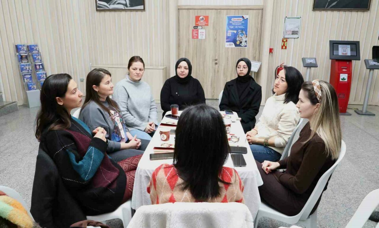 Bursa Osmangazi’de kitapseverlerden kolektif okuma etkinliği