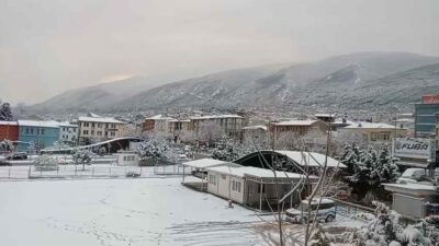 Bursa, güne beyaz örtüyle uyandı!
