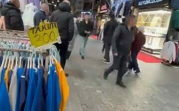 Bursa Tarihi Kapalı Çarşı’da çatılar uçtu