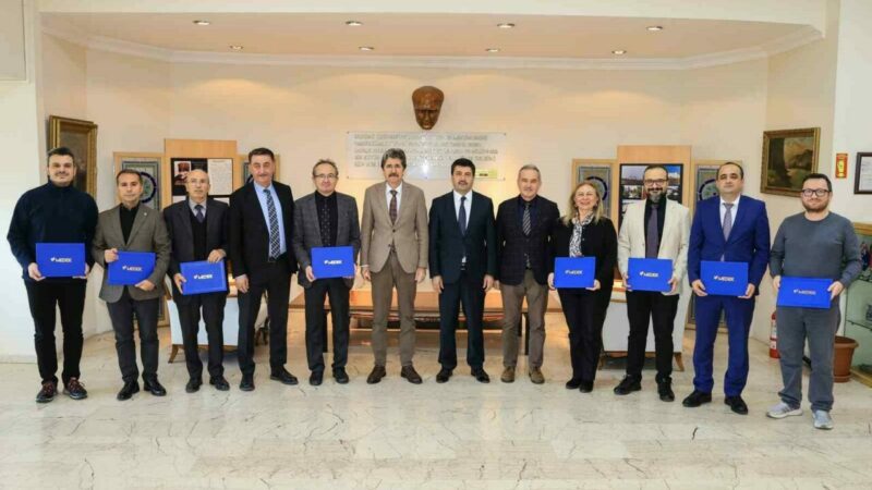 Bursa Uludağ Üniversitesi’nin eğitim kalitesine 10’da 10 tescil Bursa Uludağ Üniversitesi’nin (BUÜ) meslek yüksekokulları, kalite güvence süreçlerinde önemli