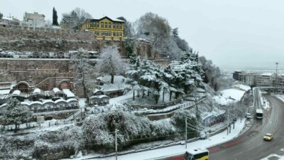Bursa yeni yıla karla uyandı…Beyaz güzellik havadan böyle görüntülendi